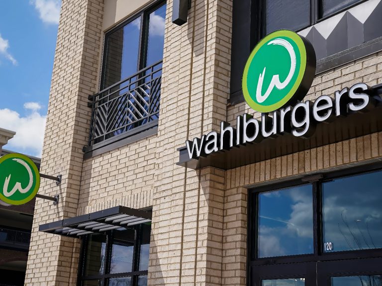 월버거스 카멜 (Wahlburgers, Carmel)