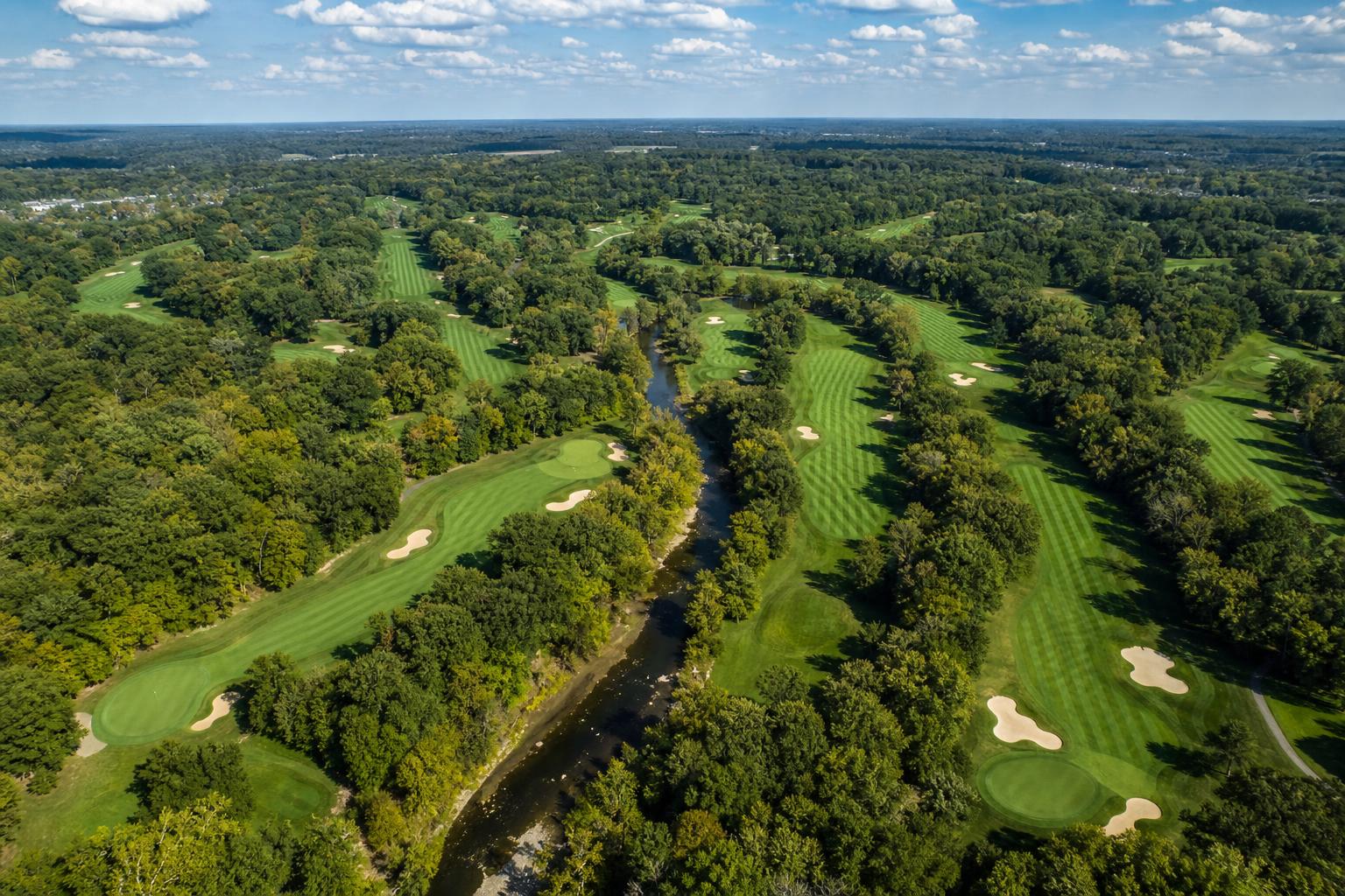 Sycamore Hills 항공 뷰 잭 니클라우스 시그니처 벙커 배치 Aboite Creek Fort Wayne