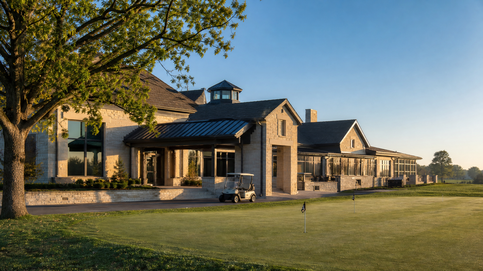파우 코스 George L Thomas 클럽하우스 단풍 아침 골프 카트 연습 그린 Bloomington Pfau Course clubhouse Indiana University