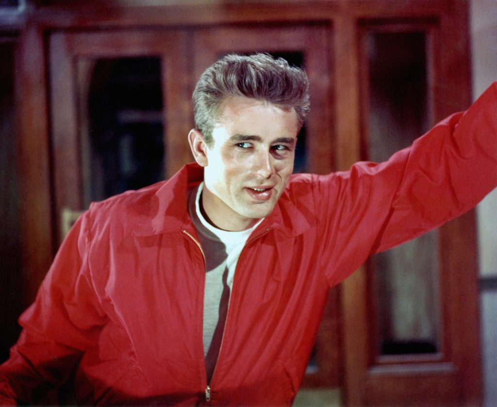 제임스 딘 — 1955년 Warner Bros 「이유 없는 반항」 publicity shot (Public Domain)